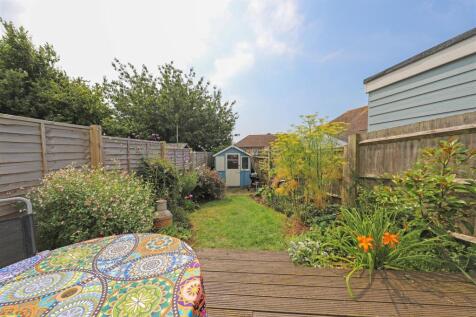 nicholas james summersdene garden1.jpg