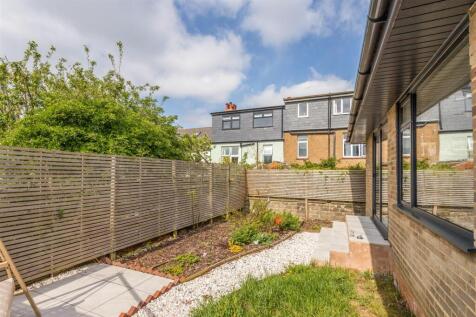 62 Down Terrace-21.jpg