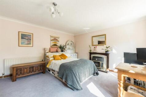 5 Highsted Park -11.jpg