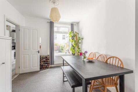 65 Crown Road-7.jpg
