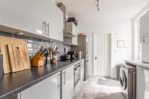 65 Crown Road-3.jpg