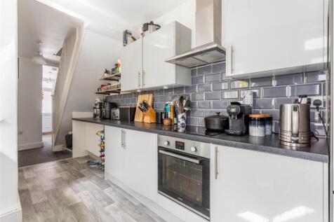 65 Crown Road-5.jpg