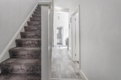 65 Crown Road-12.jpg