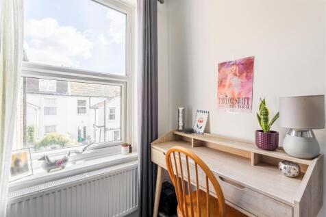 65 Crown Road-19.jpg