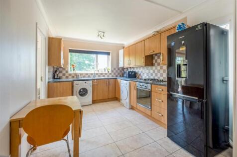 Staplefield Drive-10.jpg