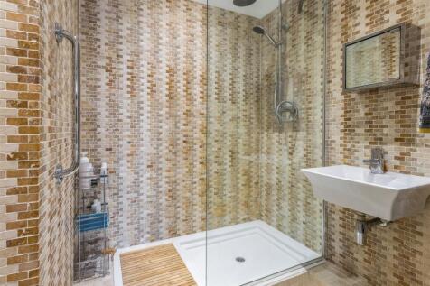 16 Wellington Court-21.jpg
