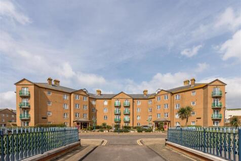 16 Wellington Court-2.jpg