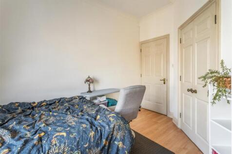 16 Wellington Court-16.jpg