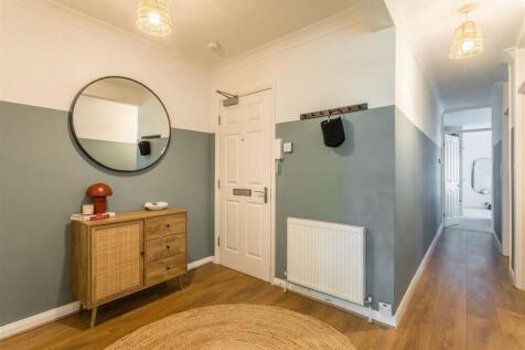 Flat 6 Carisbrooke-12.jpg