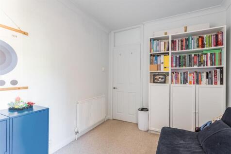 Flat 6 Carisbrooke-15.jpg