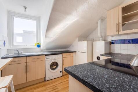 Flat 6, 3 Denmark Terrace-1.jpg