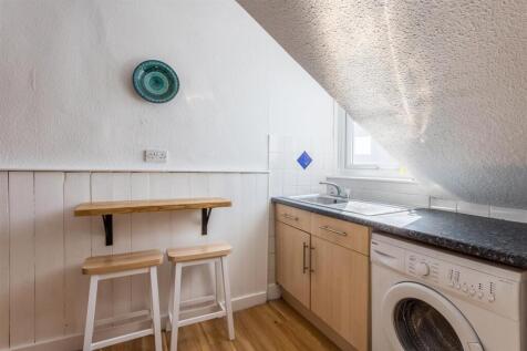 Flat 6, 3 Denmark Terrace-3.jpg