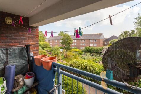 21 Mountbatten Court-7.jpg