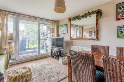 21 Mountbatten Court-6.jpg