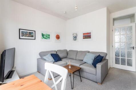 Flat 4, 30 Buckingham Street-7.jpg