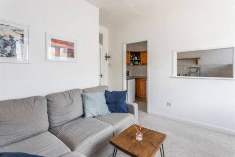 Flat 4, 30 Buckingham Street-9.jpg