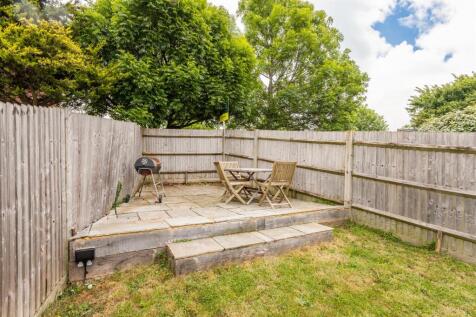 11 Blackthorne Close-22.jpg