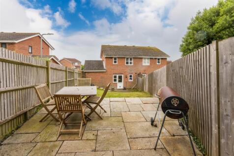 11 Blackthorne Close-20.jpg