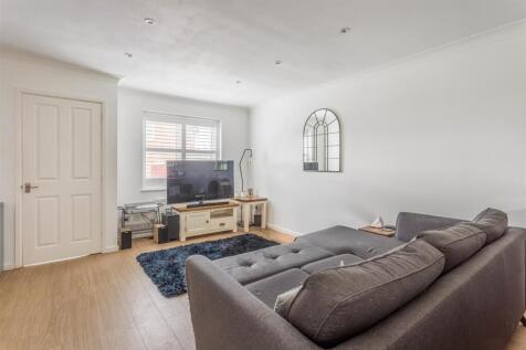 11 Blackthorne Close-9.jpg