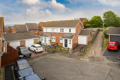 11 Blackthorne Close-27.jpg