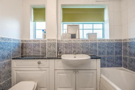 126a Warren Road-16.jpg