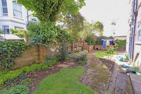 Lorraine Court garden-1.jpg