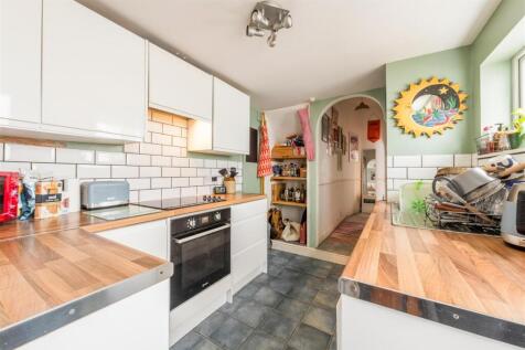 Flat 1, 73 Queens Park Road_4.jpg