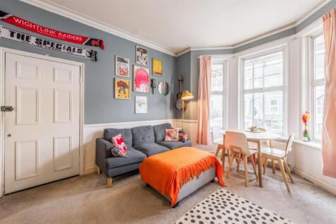 Flat 1, 73 Queens Park Road_7.jpg