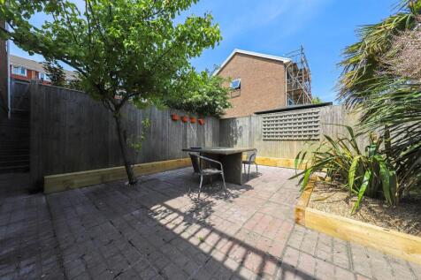 nicholas james slinfold garden.jpg