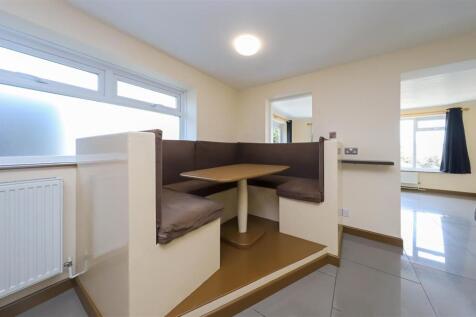 nicholas james slinfold kitchen 3.jpg