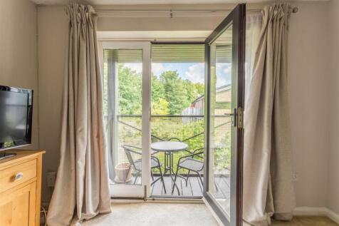 100 Windsor Court-9.jpg