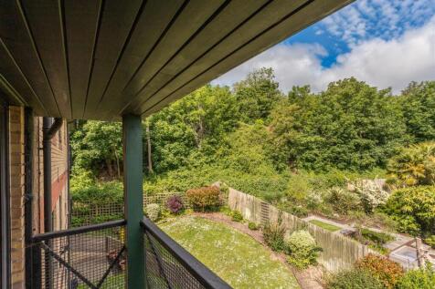 100 Windsor Court-10.jpg