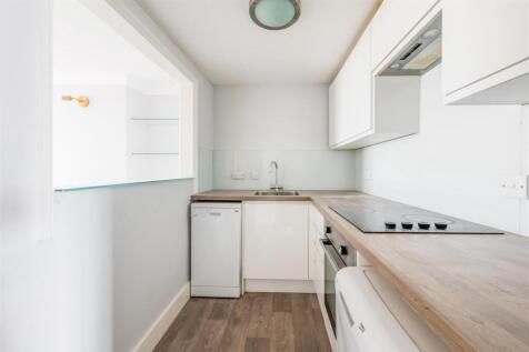 Flat 16, 5-6 Sussex Square-3.jpg