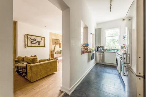 Flat 1, 3 Silwood Terrace8.jpg