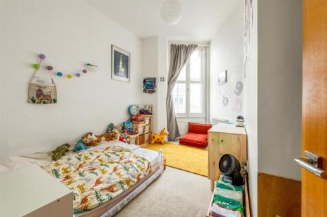 Flat 1, 3 Silwood Terrace1.jpg