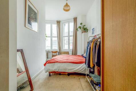 Flat 1, 3 Silwood Terrace3.jpg