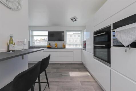 nicholas james tavistock kitchen_.jpg