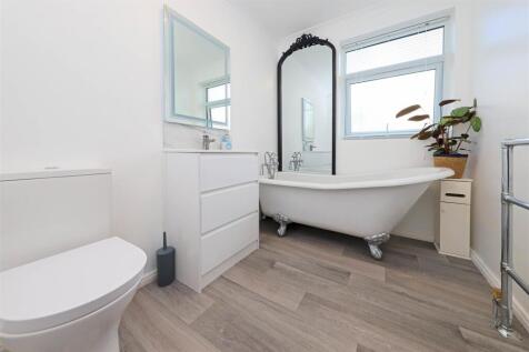 nicholas james tavistock bathroom_.jpg