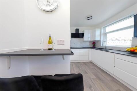 nicholas james tavistock breakfast bar.jpg