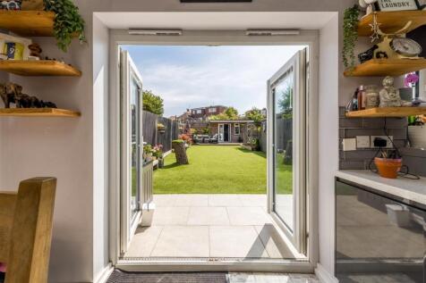 14 Upper Kingston Lane-24.jpg