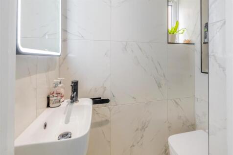 14 Upper Kingston Lane-23.jpg