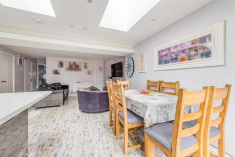 14 Upper Kingston Lane-11.jpg