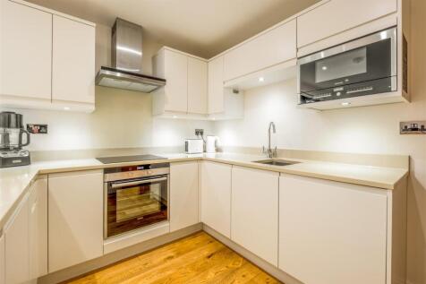Flat 2 The Point-2.jpg