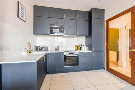 Flat 10, Grand Avenue Mansions-4.jpg