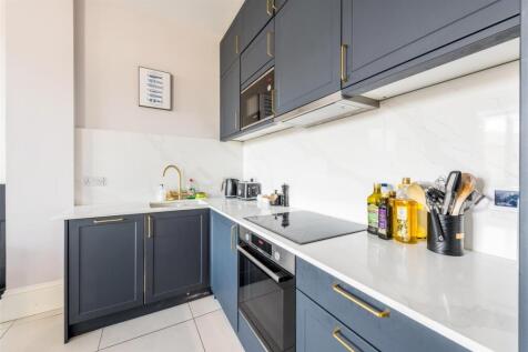Flat 10, Grand Avenue Mansions-5.jpg