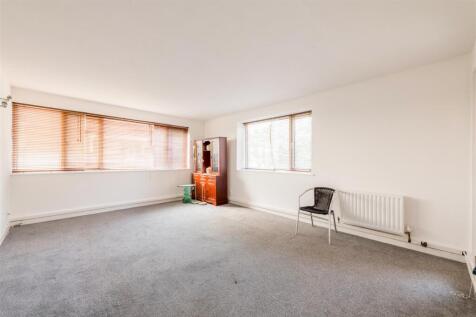 Flat 11 Cromwell Court-7.jpg