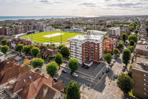 Flat 11 Cromwell Court-2.jpg