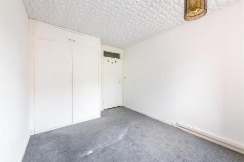 Flat 11 Cromwell Court-6.jpg