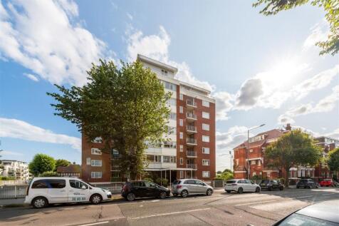 Flat 11 Cromwell Court-18.jpg