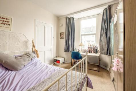 Crescent Rd Bedroom.jpg
